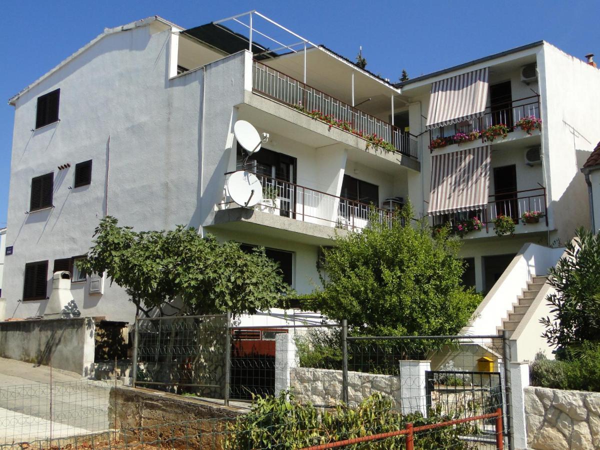 Lucija Apartment Primosten Bagian luar foto